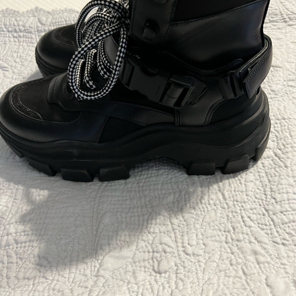 Women Prada Authentic Boots - Picture 5 of 6